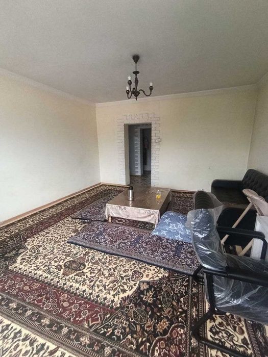 Продается квартира в Мирабадском районе Куйлюк массив-4, 3х ком 2-этаж