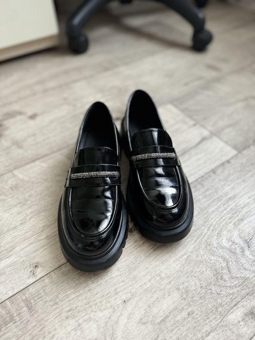 Школьные туфли