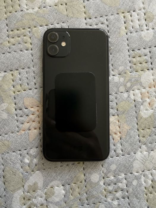 Продаю Айфон 11 черного цвета