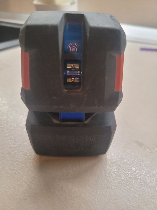 Laser, nivela, Hilti model PM 2-L