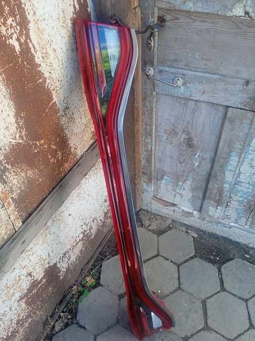 Продам задний фонарь