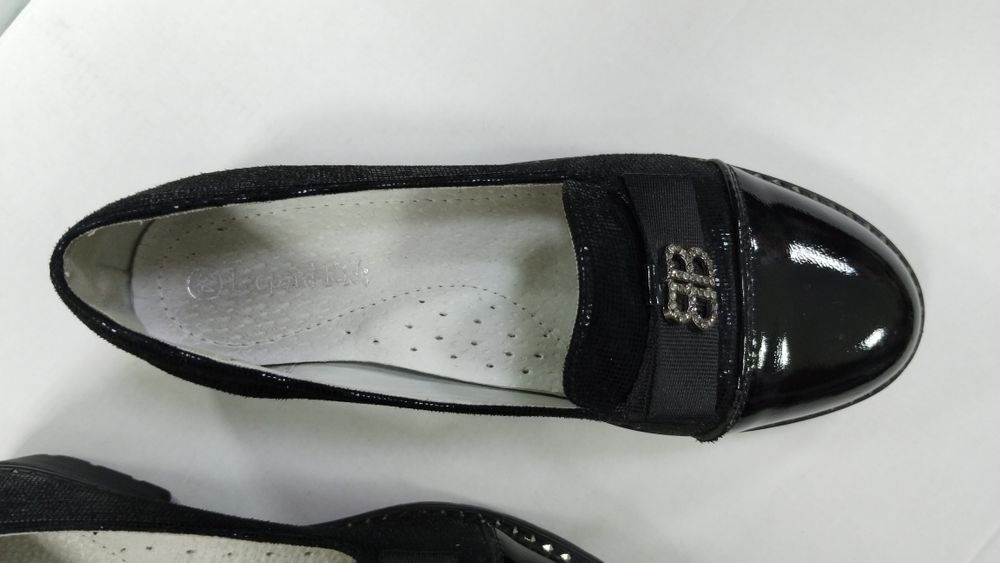 Продам детские туфли