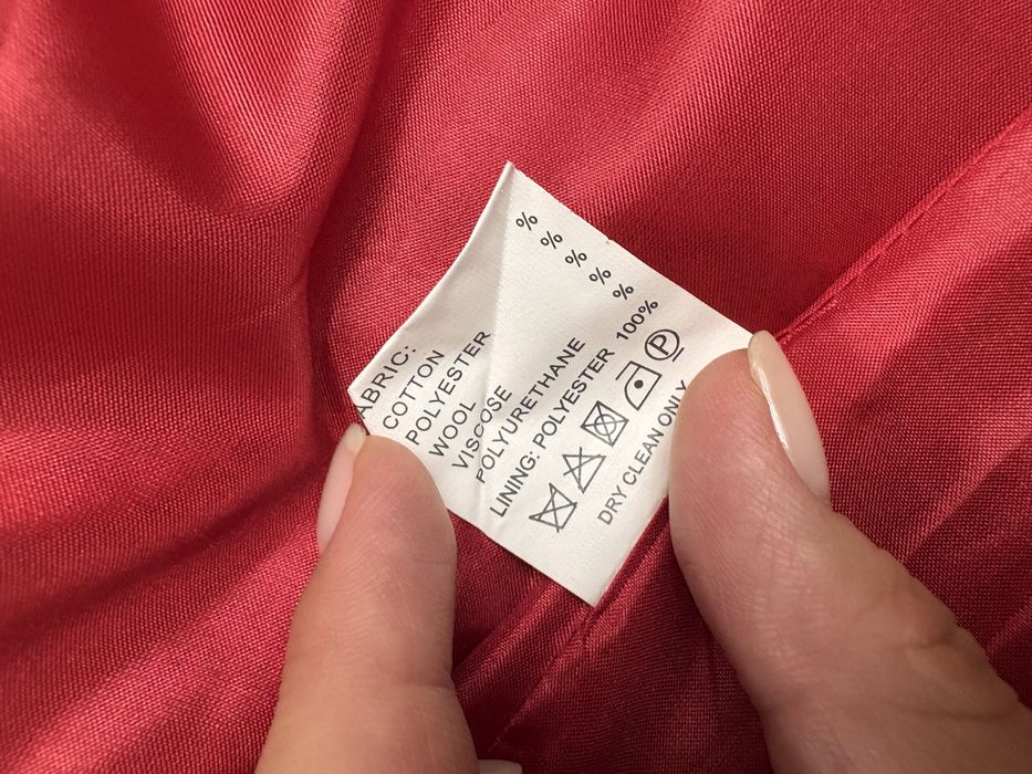 Продам костюм с юбкой