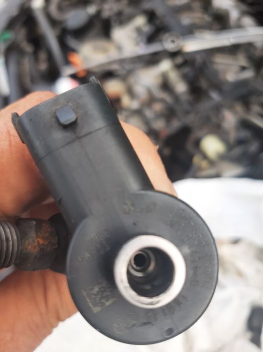 Injectoare HONDA pret 1000 lei.