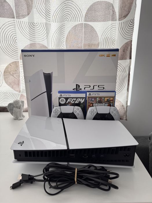 PS5 1TB + 2 Джойстика + 2 Игри СПЕШНО