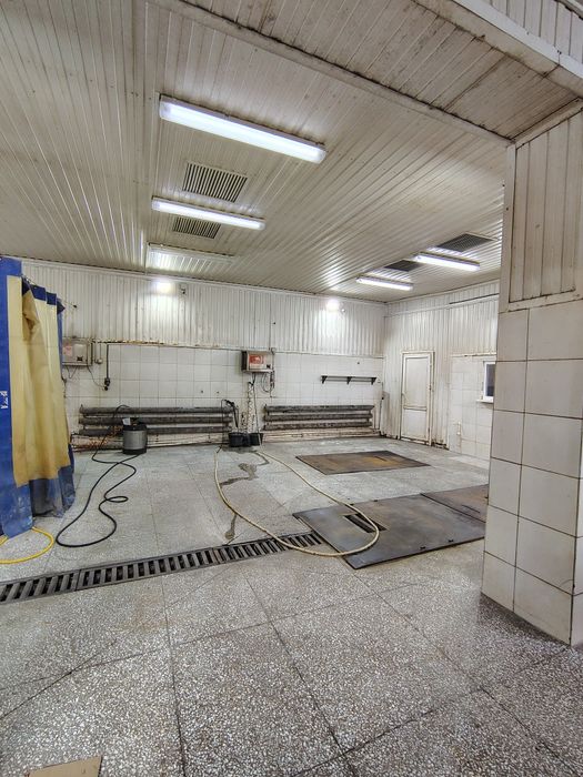Продам автомойку в центре.