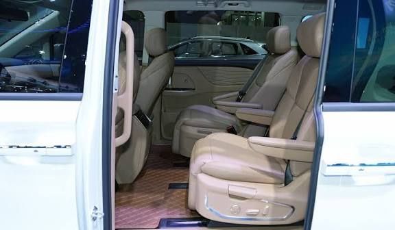 Jac RF 8 premium class miniven