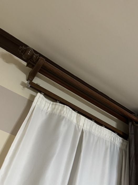 Parda karnizi bilan sotiladi. Zashitniy tul parter karniz