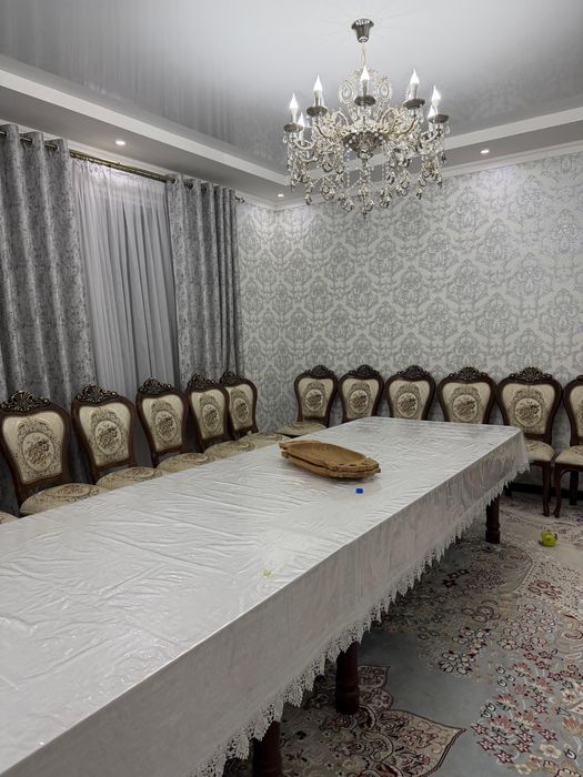 Стол стулья для гостиной