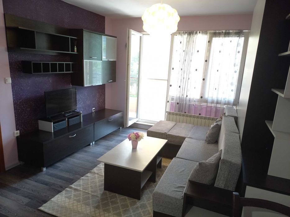 Дава се под наем Двустаен апартамент в София, Витоша - 68 кв.м за 418.2 € - Снимка #1