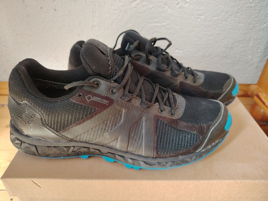 Asics Gore tex със шипове за зимно бягане