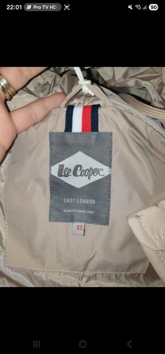 Vesta lunga cu gluga