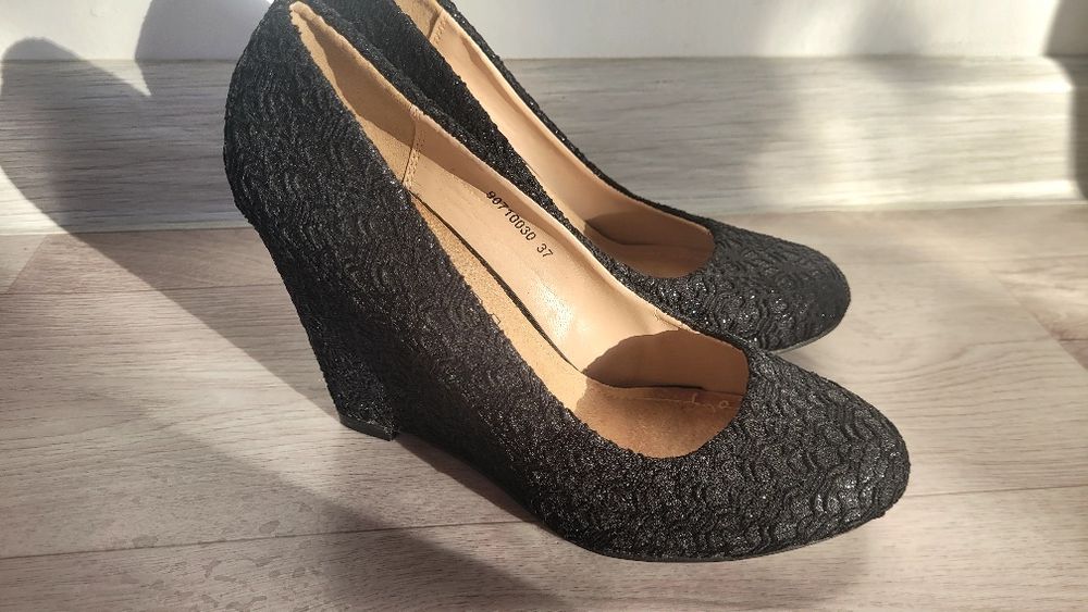 Туфли-платформа "Tacardi" қара түсте