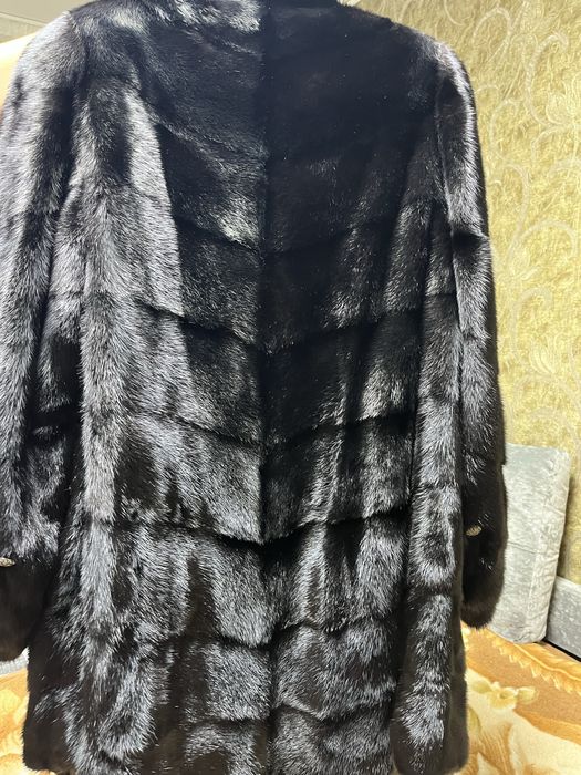 Продам норковую шубу.