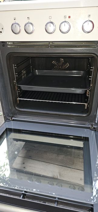Готварска печка VOSS/Electrolux с керамичен плот
