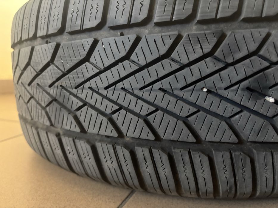 Vand 4 anvelope cu tot jante cu dimensiunile 215/55 R16 93H