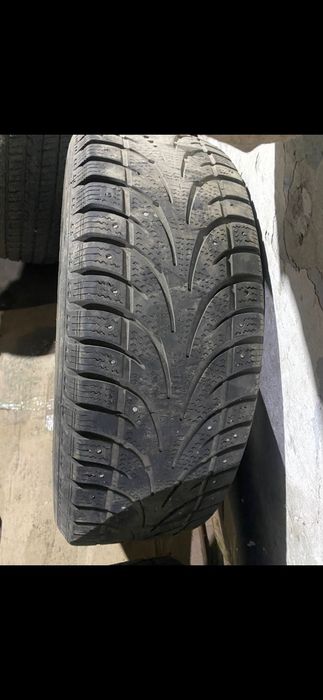 Продам две зимние шины