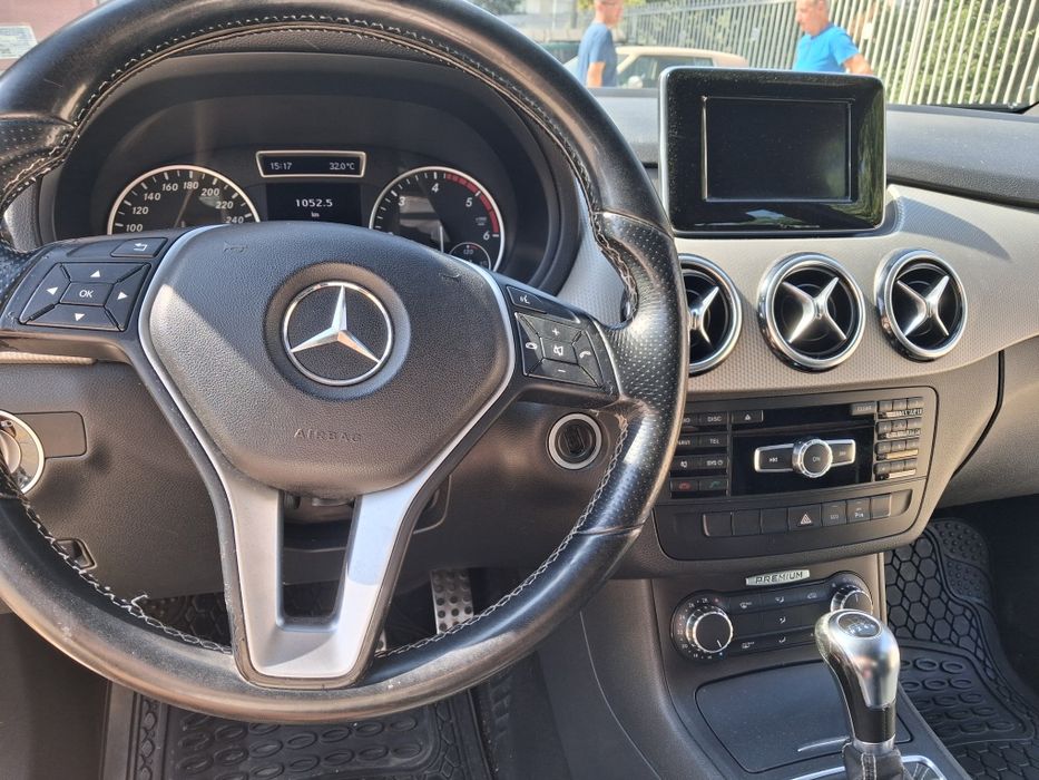 Mercedes Benz B180