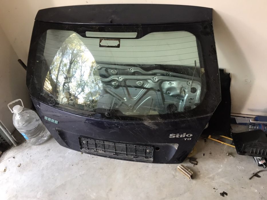 Части за фиат стило 1.9jtd - наличните части са в описанието