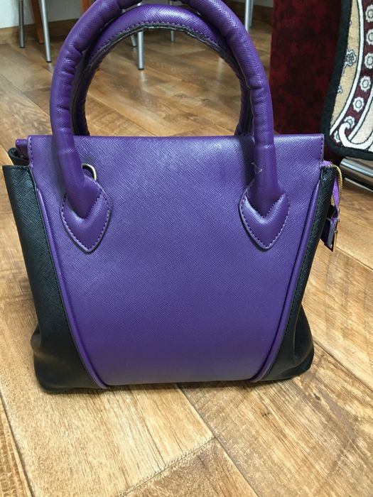 Продам женскую сумму