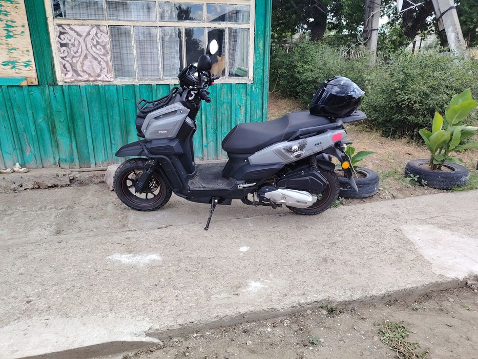 Продам скутер танк 150 кубов