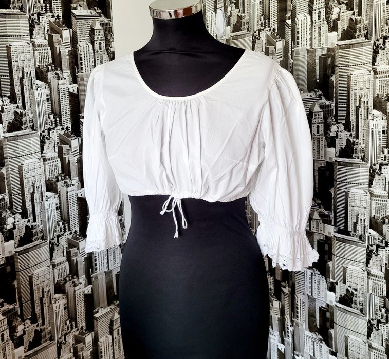 Bluza scurta alba stil vintage