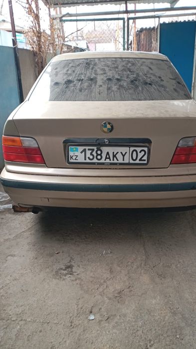 Продам BMW 318. Год1992.