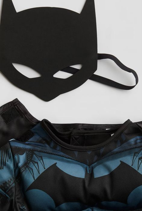 Costum NOU Batman marimea 3-4 ani cu masca si pelerina