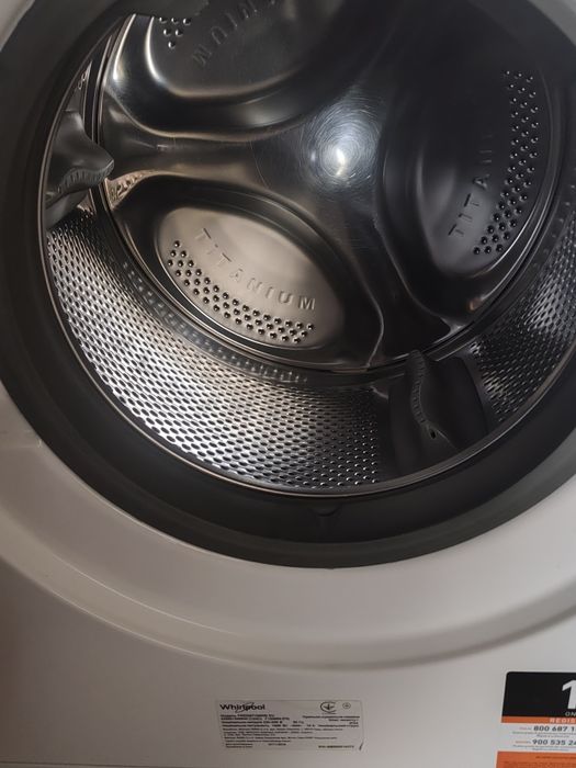 Vând mașină de spălat cu uscător Whirlpool 10+7kg