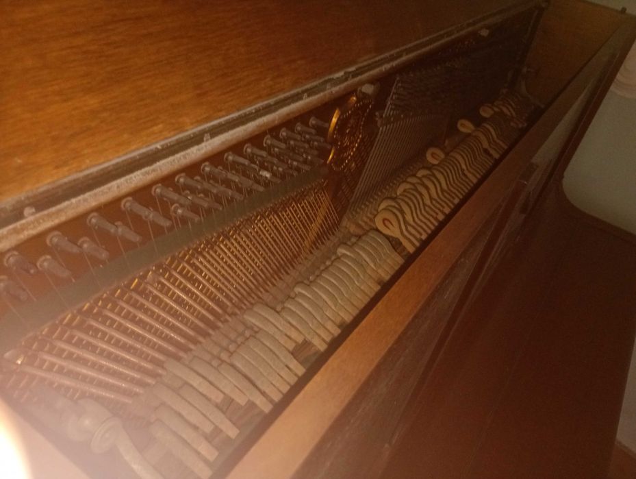 Неакордирано пиано