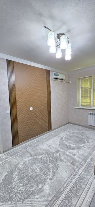 Чиланзар -5 кв  1/4/4. 30м2 Срочно Продам квартиру Срочно
