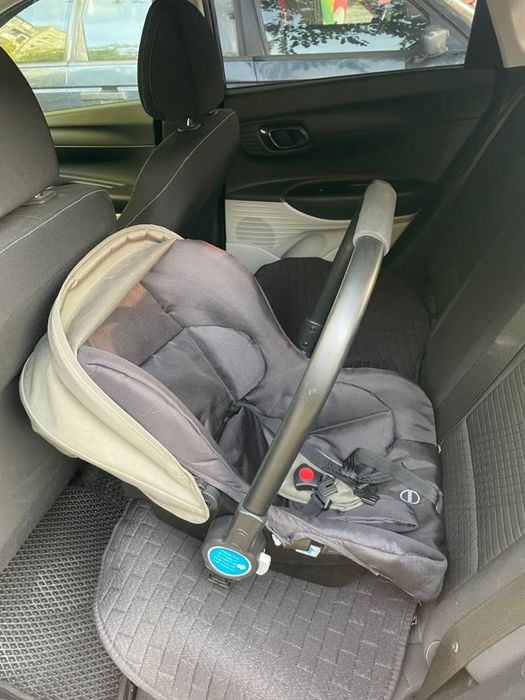 Продам всесезонную коляску-трансформер