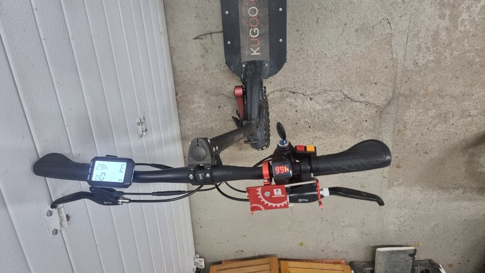 Продам электро самокат Kugoo G-Booster