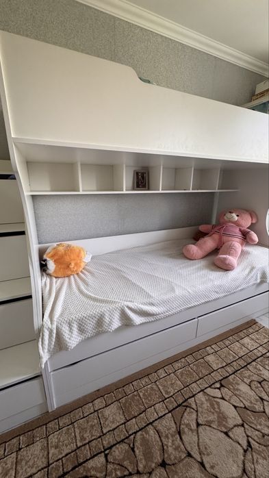 Продается двухярусная кровать