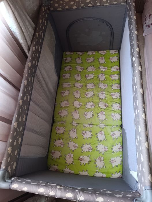 Детска кошара на две нива с включен матрак