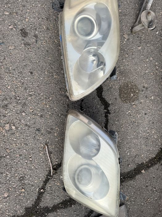 Фары Тойота Авенсис