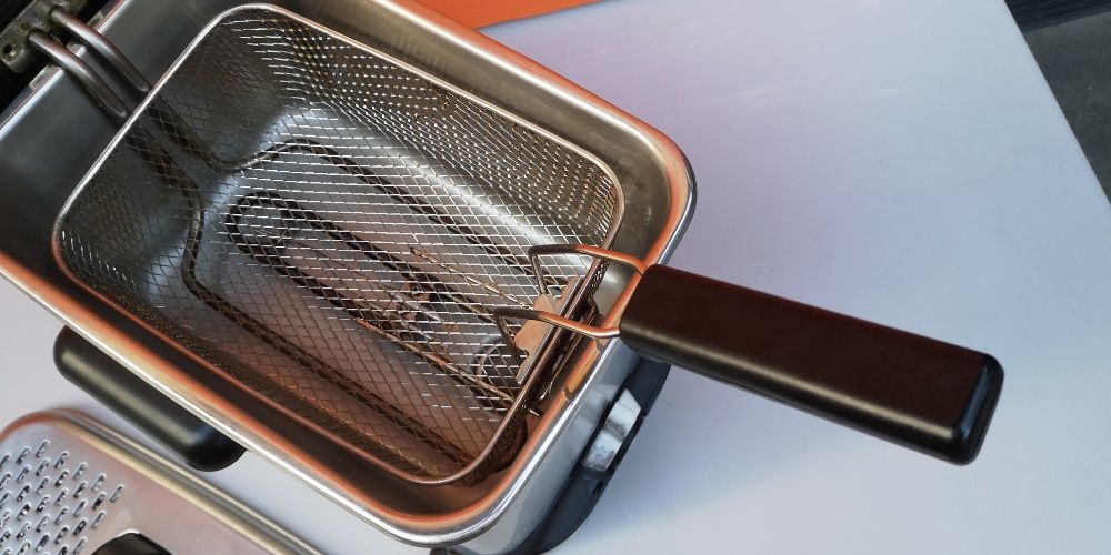 Фритюрник Tefal Oleoclean с вграден филтър