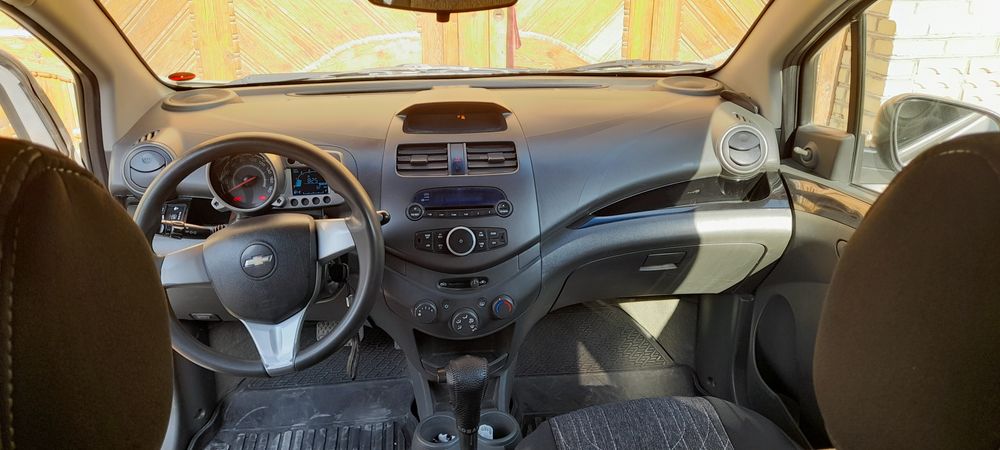 Spark sotiladi. Avtomat. Metan/benzin