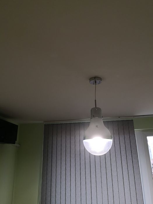 Продавам полилей