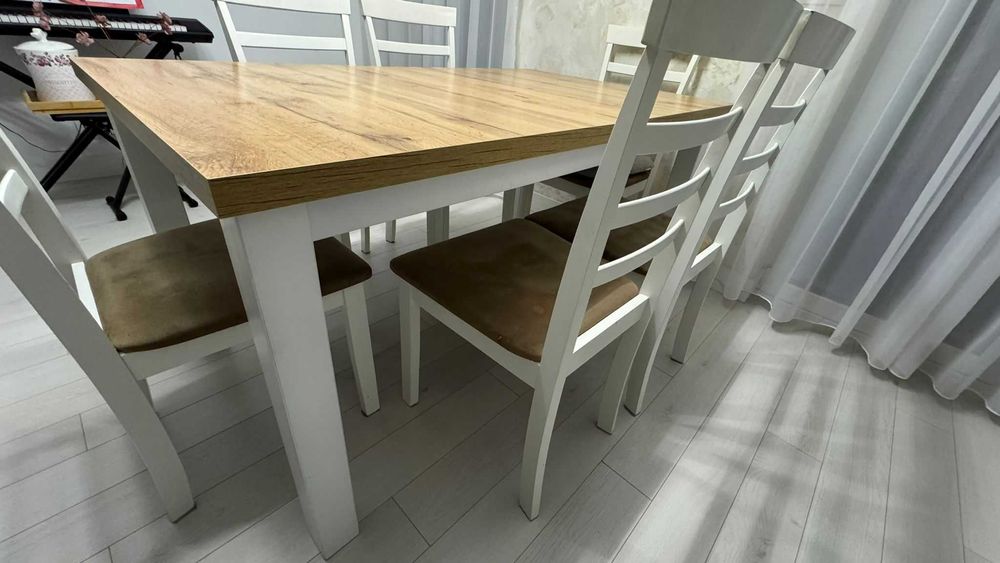 Masă, dimensiuni 90 x 150 / 193 cm, culoare alb stejar natur.