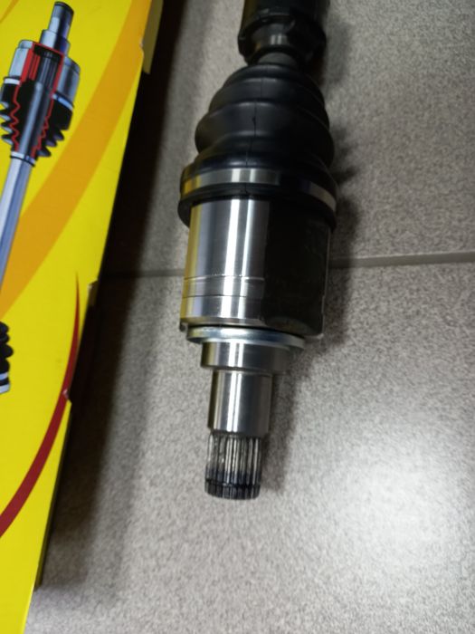 Привод левый камри-40