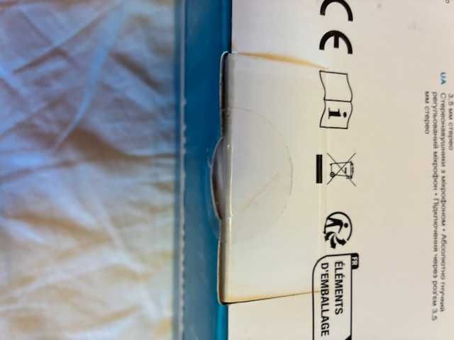 Set tastatură, mouse, mousepad și cască cu microfon sigilate