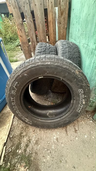 Продам шины 3 штуки