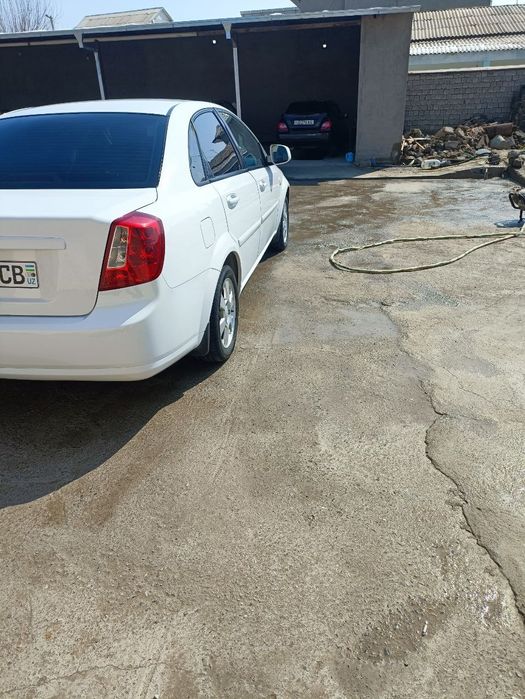 Avtamat Gentra sotiladi