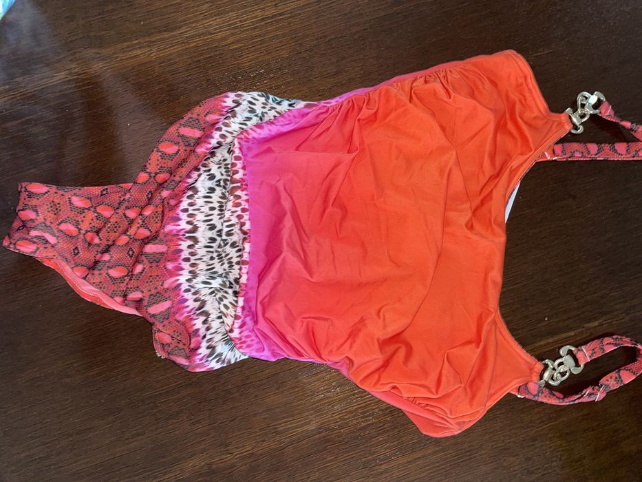 Costum de baie întreg