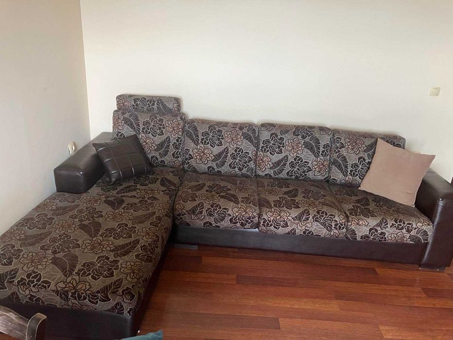 Голям ъглов диван / разтегателен с лежанка