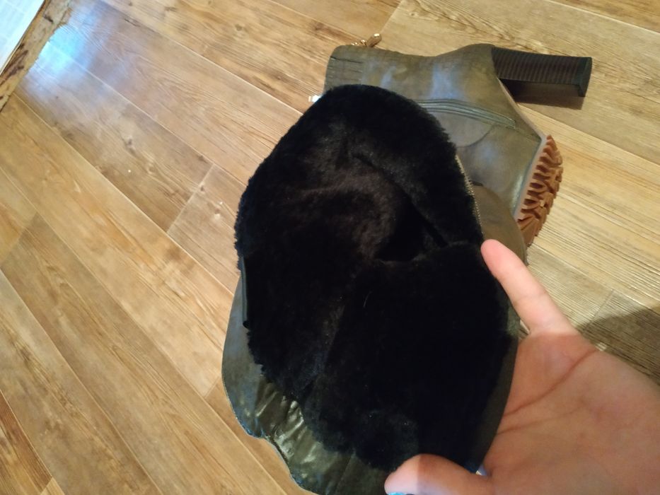 Продам женскую обувь 35 размера