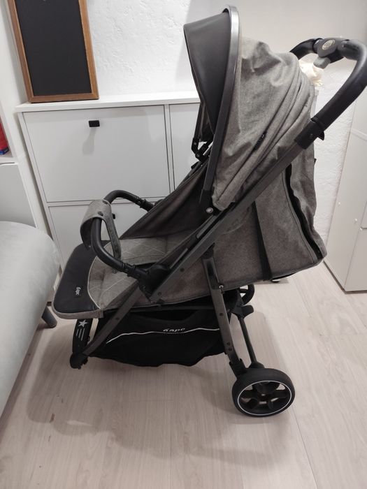 Продам прогулочную коляску