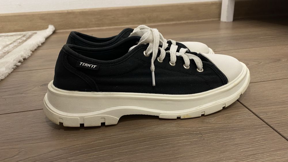 Продаю кеды за 5000