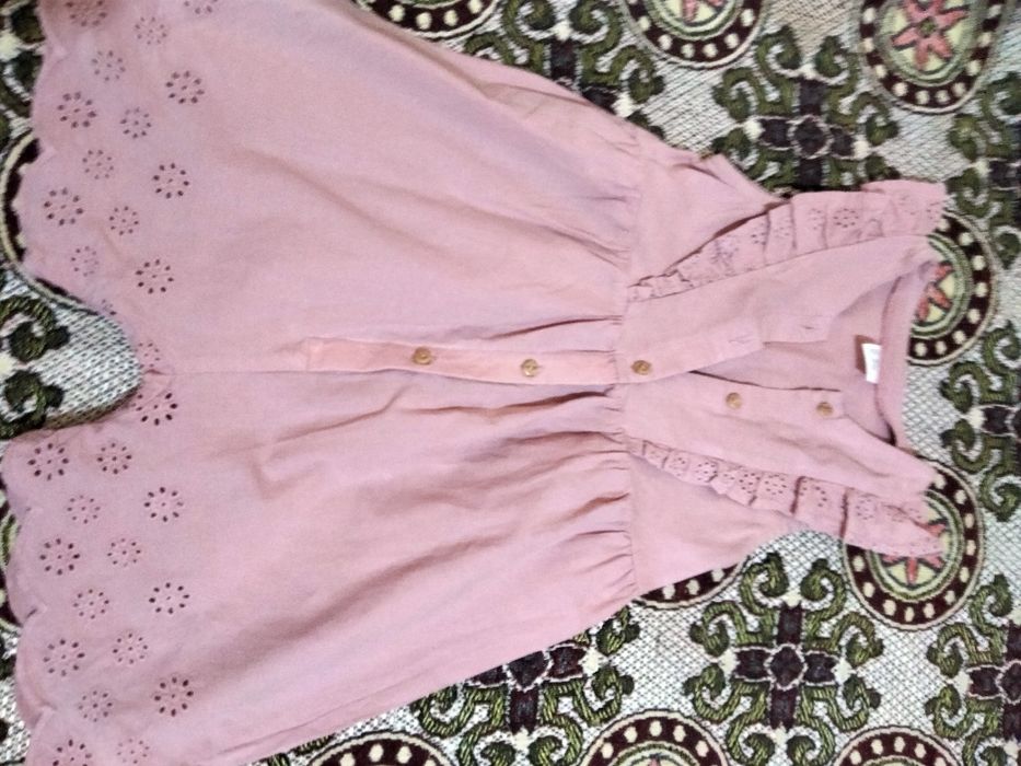 Hăinuțe pentru fetițe